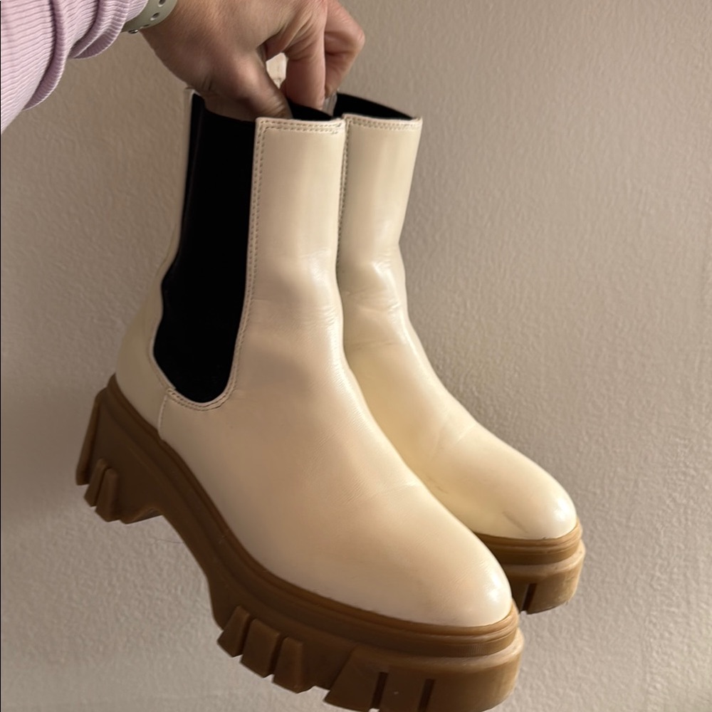 Chinese Laundry Cream Platform Ankle Boots